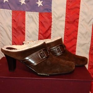 Women's AeroSole Mule Heels size 6.5M BROWN